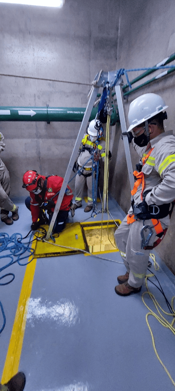 Turma em treinamento - Curso de Instrutor NR33, NR35 e Primeiros Socorros